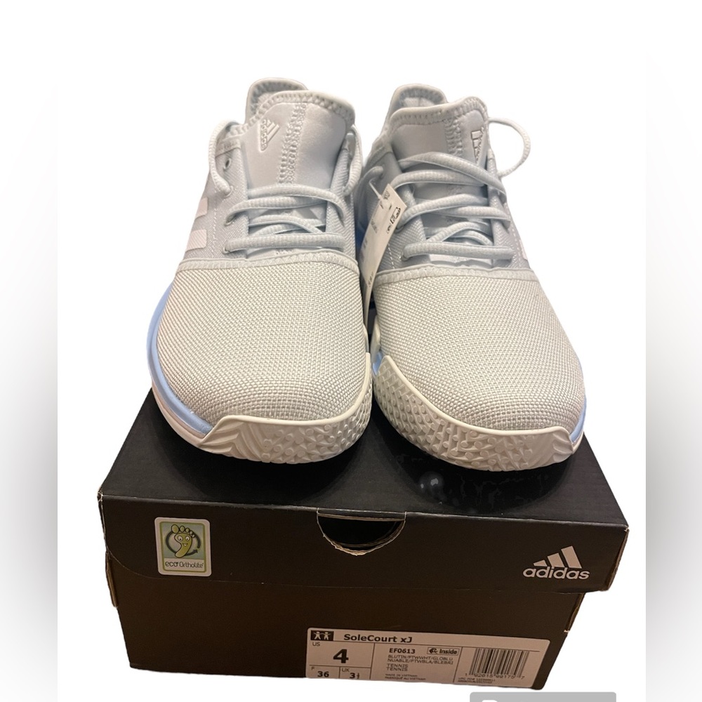 Adidas Solecourt Bl/Wh Junior Size 4.0
